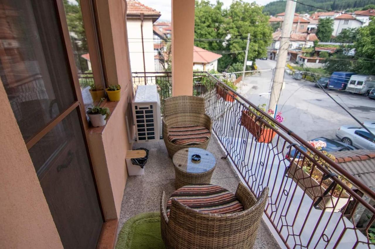 Фън Шуй Къща За Гости 88 Dobrinishte Exterior foto